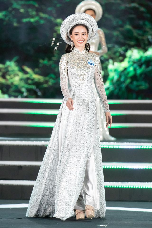 Dàn thí sinh Miss World Việt Nam 2019 khoe dáng thướt tha với áo dài - Ảnh 20.