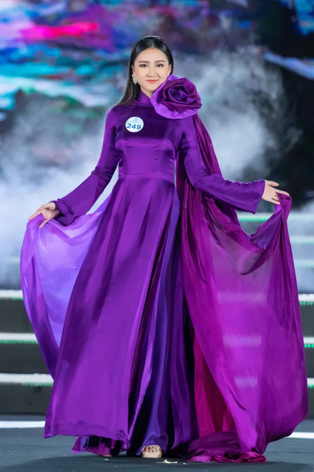 Dàn thí sinh Miss World Việt Nam 2019 khoe dáng thướt tha với áo dài - Ảnh 8.