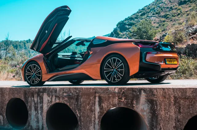 Lộ diện hình ảnh BMW i8 thoát xác với hình hài mới, sắc sảo không ngờ - Ảnh 1.