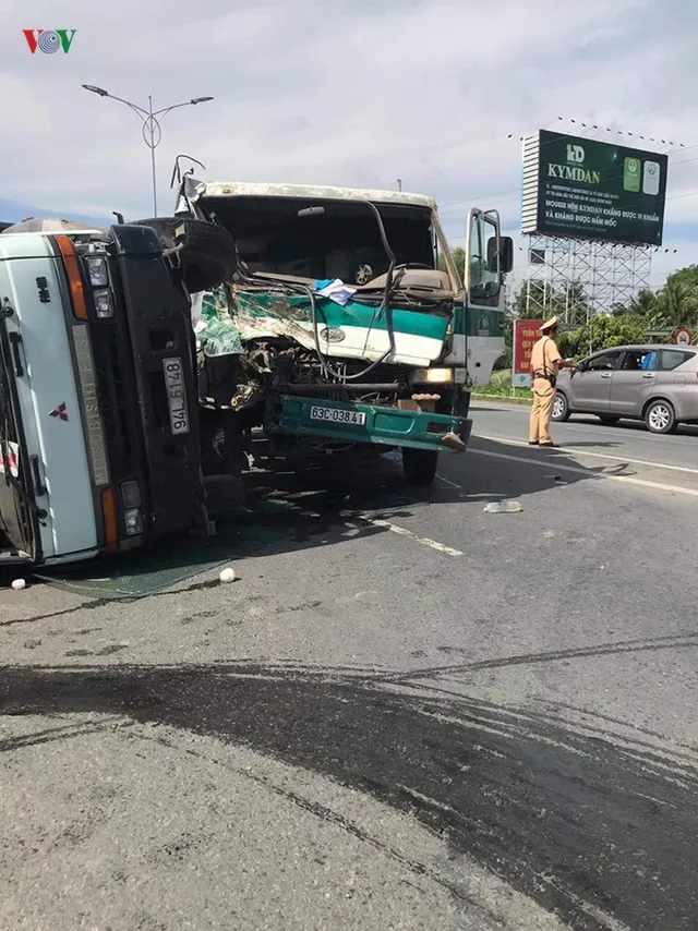 Ô tô tông liên hoàn, gây ùn tắc giao thông trên Quốc lộ 1A - Ảnh 3.