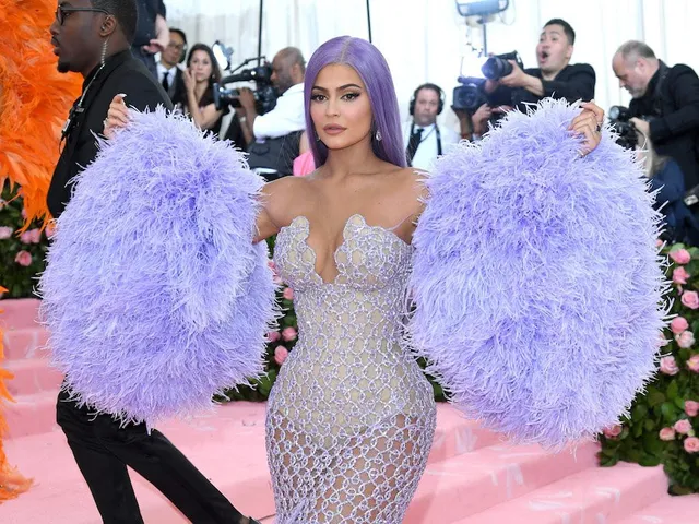 Gần 30 tỷ đồng cho 1 bài đăng trên Instagram của Kylie Jenner - Ảnh 1.