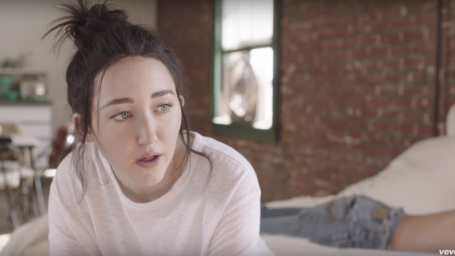 Noah Cyrus: Đi tìm sự công nhận, thoát khỏi cái bóng của chị gái Miley Cyrus - Ảnh 3.