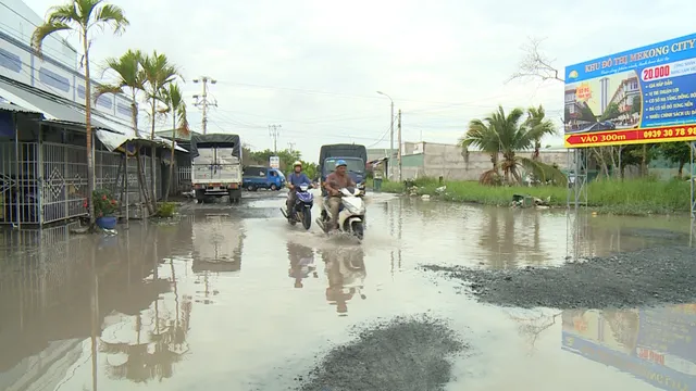Lội sông trên đường