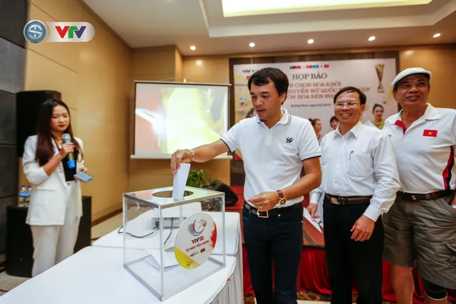 Họp báo bình chọn danh hiệu Hoa khôi VTV Cup Tôn Hoa Sen 2019 - Ảnh 2. Họp báo bình chọn danh hiệu Hoa khôi VTV Cup Tôn Hoa Sen 2019 - Ảnh 2.