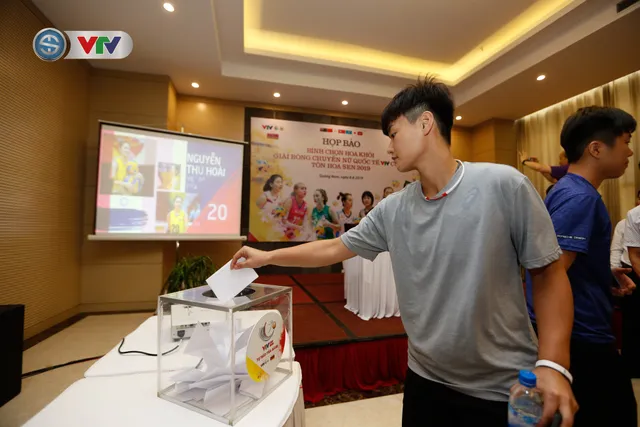 Họp báo bình chọn danh hiệu Hoa khôi VTV Cup Tôn Hoa Sen 2019 - Ảnh 5. Họp báo bình chọn danh hiệu Hoa khôi VTV Cup Tôn Hoa Sen 2019 - Ảnh 5.