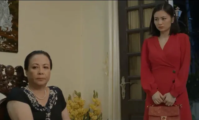 Hoa hồng trên ngực trái - Tập 2: Đi làm về muộn, San (Diệu Hương) bị mẹ chồng nói bóng gió chơi bời - Ảnh 1.