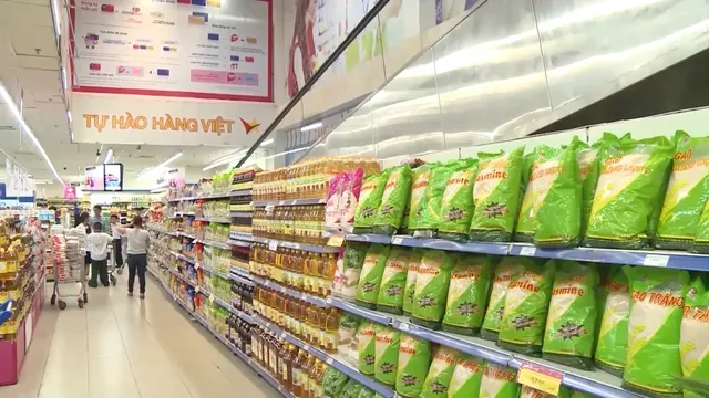 Nielsen: 76% người tiêu dùng Việt chuộng hàng nội địa - Ảnh 2. Nielsen: 76% người tiêu dùng Việt chuộng hàng nội địa - Ảnh 2.
