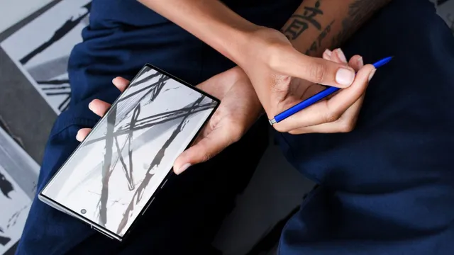 Trên tay Galaxy Note 10/Note 10+: Màu sắc ảo diệu, Samfan ngất ngây - Ảnh 11. Trên tay Galaxy Note 10/Note 10+: Màu sắc ảo diệu, Samfan ngất ngây - Ảnh 11.