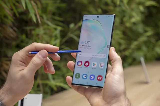 Samsung ra mắt Galaxy Note 10/Note 10+: Màn hình đục lỗ, hỗ trợ 5G, giá từ 949 USD - Ảnh 5. Samsung ra mắt Galaxy Note 10/Note 10+: Màn hình đục lỗ, hỗ trợ 5G, giá từ 949 USD - Ảnh 5.