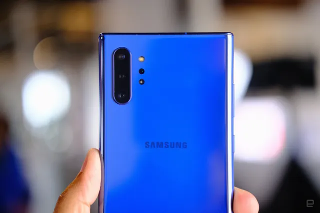 Trên tay Galaxy Note 10/Note 10+: Màu sắc ảo diệu, Samfan ngất ngây - Ảnh 6. Trên tay Galaxy Note 10/Note 10+: Màu sắc ảo diệu, Samfan ngất ngây - Ảnh 6.