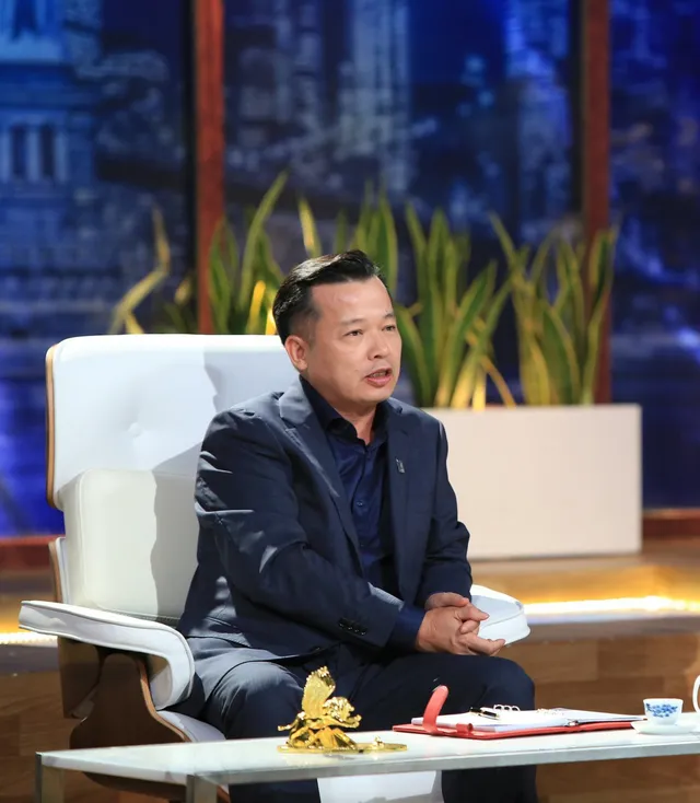 Shark Tank Việt Nam: 4 cá mập lắc đầu, một mình Shark Việt rót 500.000 USD vào ứng dụng du lịch - Ảnh 5. Shark Tank Việt Nam: 4 cá mập lắc đầu, một mình Shark Việt rót 500.000 USD vào ứng dụng du lịch - Ảnh 5.