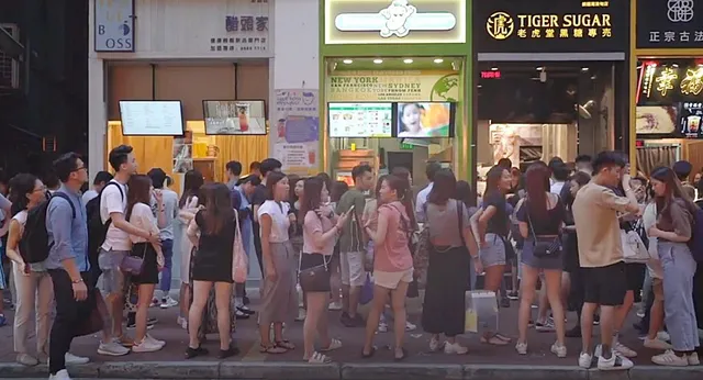Trà sữa bùng nổ ở Hong Kong (Trung Quốc) - Ảnh 1. Trà sữa bùng nổ ở Hong Kong (Trung Quốc) - Ảnh 1.