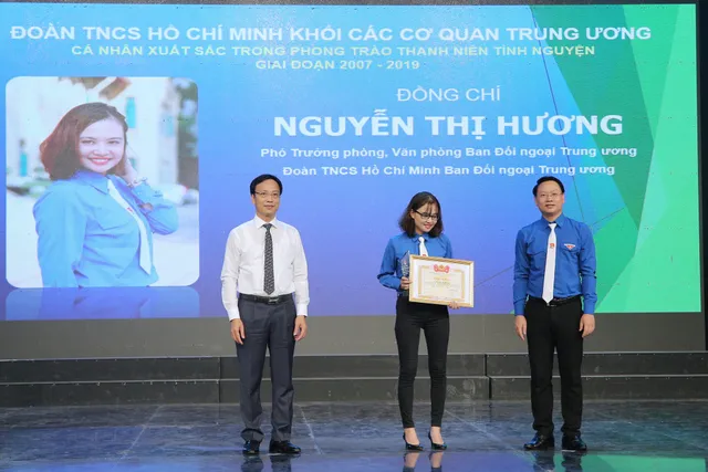 Tuyên dương tập thể, cá nhân có thành tích xuất sắc trong phong trào thanh niên tình nguyện (2007 - 2019) - Ảnh 26.