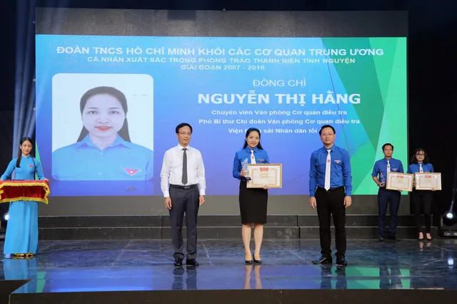 Tuyên dương tập thể, cá nhân có thành tích xuất sắc trong phong trào thanh niên tình nguyện (2007 - 2019) - Ảnh 28.