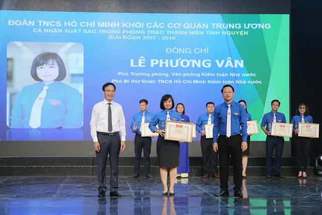 Tuyên dương tập thể, cá nhân có thành tích xuất sắc trong phong trào thanh niên tình nguyện (2007 - 2019) - Ảnh 32.