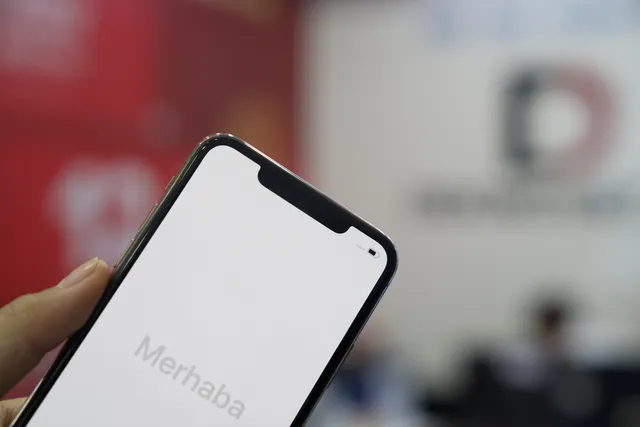 Mở hộp iPhone 11 Pro Max đầu tiên về Việt Nam dù thế giới chưa bán ra - Ảnh 3.