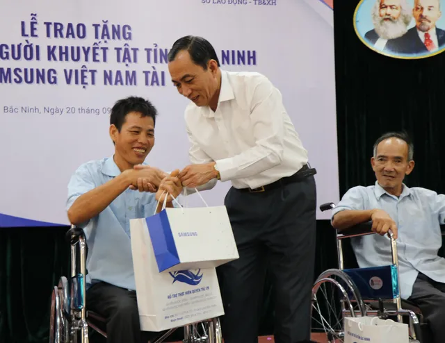 Trao tặng 220 xe lăn cho người khuyết tật tỉnh Bắc Ninh năm 2019 - Ảnh 3.