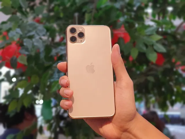 iPhone 11 ùn ùn đổ về Việt Nam - Ảnh 6.