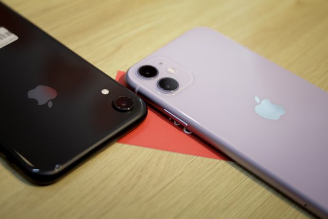 iPhone 11 đọ dáng cùng iPhone XR: Mèo nào cắn mỉu nào? - Ảnh 6.