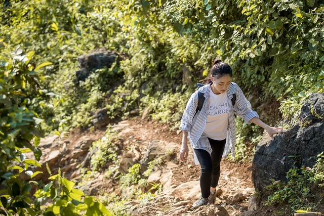 Hoa hậu Lương Thùy Linh khởi công dự án nhân ái “Đắp đường, xây ước mơ” - Ảnh 10.