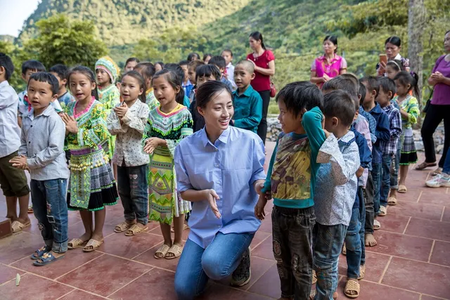 Hoa hậu Lương Thùy Linh khởi công dự án nhân ái “Đắp đường, xây ước mơ” - Ảnh 3.