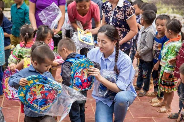 Hoa hậu Lương Thùy Linh khởi công dự án nhân ái “Đắp đường, xây ước mơ” - Ảnh 5.