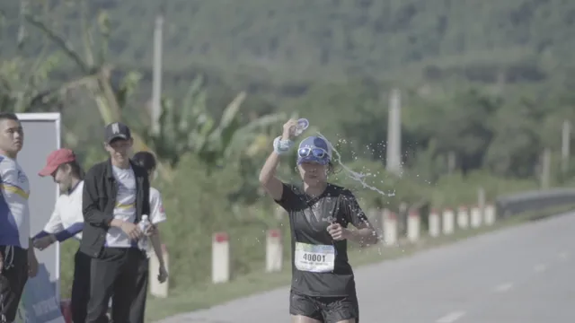 Revive Marathon xuyên Việt - Tập 3: Diễn viên Hữu Vi bứt phá về đích ở cự li 21km - Ảnh 5.