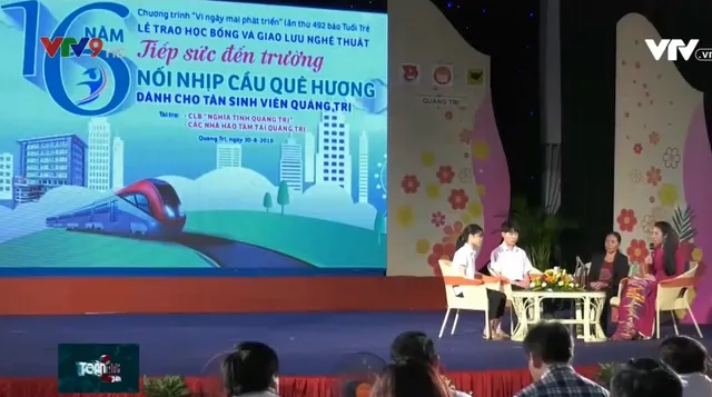 Trao hàng trăm suất học bổng Tiếp sức đến trường năm 2019 - Ảnh 1.