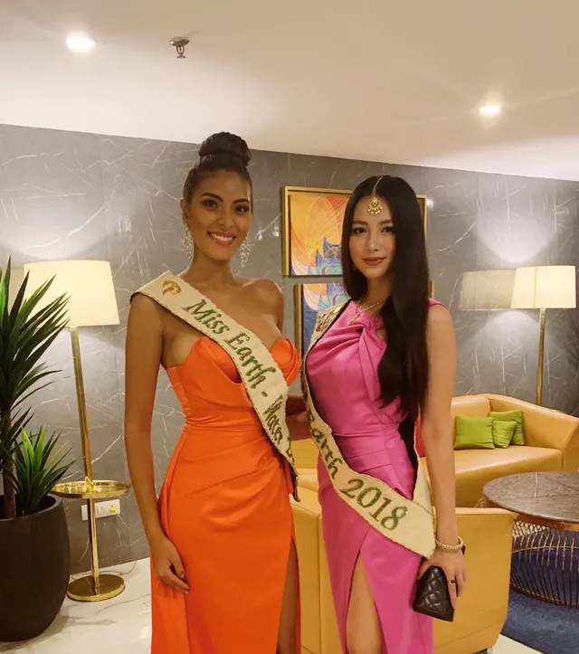 Phương Khánh trao vương miện cho Miss Earth India 2019 - Ảnh 3.