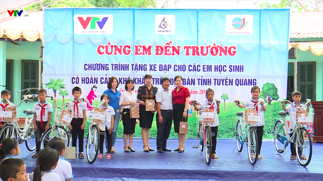 Những món quà ấm áp trước thềm năm học mới 2019 - 2020 - Ảnh 8.