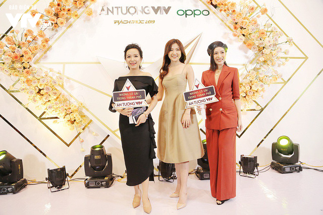 Thảm đỏ VTV Awards: Tiểu tam Quỳnh Nga quyến rũ hút mắt, Nhã Phương khoe sắc với style công chúa - Ảnh 12.