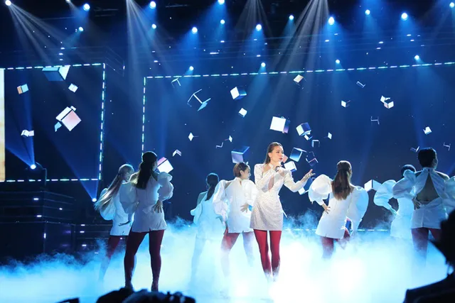 
Ho Ngoc Ha singer performs on VTV Awrads stage.
