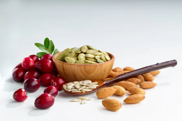 Những sai lầm về chăm sóc da bạn nên dừng lại ngay - Ảnh 8.
