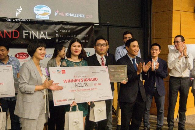 Đội giành giải nhì ở Techfest Vietnam 2018 đăng quang VietChallenge 2019 tại Mỹ - Ảnh 1.