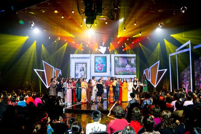 NSND Lan Hương, Bảo Thanh và dàn nghệ sĩ rơi nước mắt tại Gala Việc tử tế 2020 - Ảnh 14.