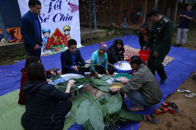 Trao tặng nhà cho đồng bào vùng lũ Mường Lát nhân dịp Tết Canh Tý 2020 - Ảnh 5.