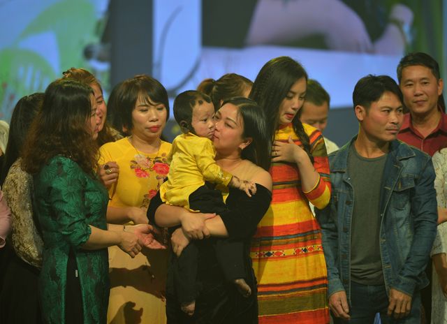NSND Lan Hương, Bảo Thanh và dàn nghệ sĩ rơi nước mắt tại Gala Việc tử tế 2020 - Ảnh 4.