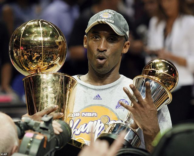 Huyền thoại bóng rổ Kobe Bryant thiệt mạng vì tai nạn máy bay trực thăng - Ảnh 2.