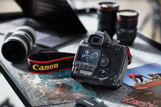 Canon ra mắt bánh chưng EOS-1D X Mark III - Ảnh 1.