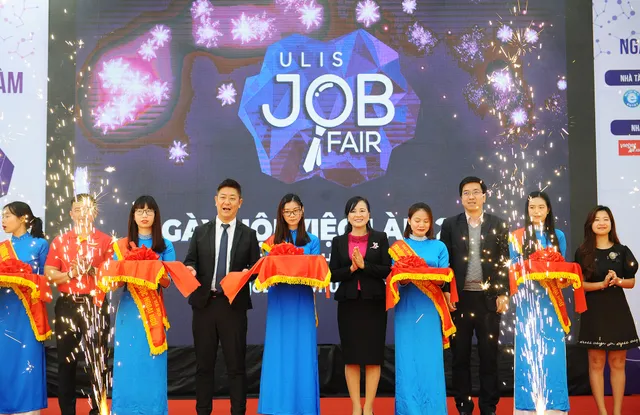 Sôi nổi và ý nghĩa Ngày hội việc làm – ULIS Job Fair 2020 - Ảnh 2.