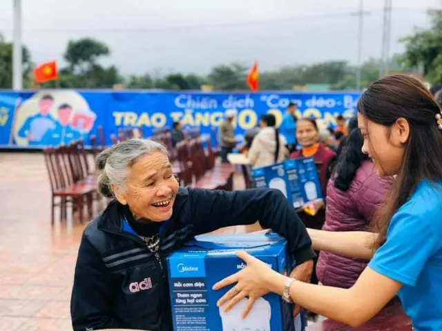 10.000 nồi cơm trao đi, ngàn nụ cười cùng vạn khoảnh khắc yêu thương nhận lại từ Cơm dẻo - Bếp ấm - Ảnh 2.