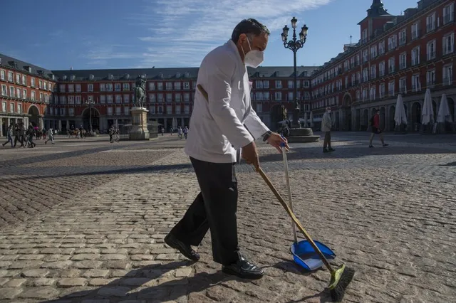 Tây Ban Nha ban bố tình trạng khẩn cấp tại thủ đô Madrid - Ảnh 1. Tây Ban Nha ban bố tình trạng khẩn cấp tại thủ đô Madrid - Ảnh 1.