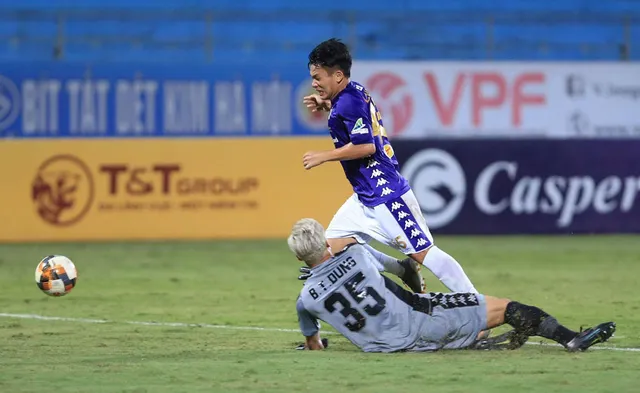 Vòng 1 giai đoạn 2 LS V.League 1-2020: CLB Hà Nội - CLB TP Hồ Chí Minh (19h15, trực tiếp trên VTV5) - Ảnh 2. Vòng 1 giai đoạn 2 LS V.League 1-2020: CLB Hà Nội - CLB TP Hồ Chí Minh (19h15, trực tiếp trên VTV5) - Ảnh 2.