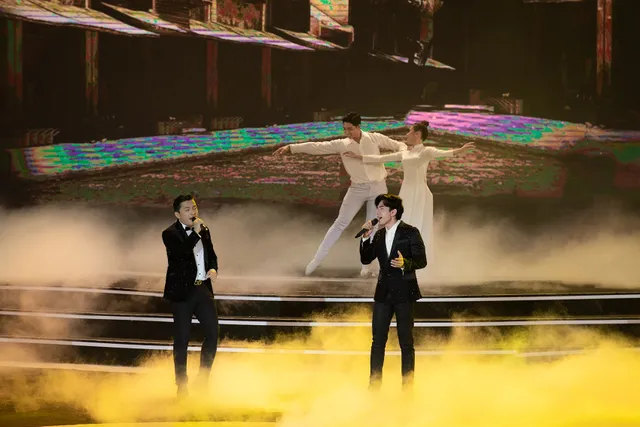 Đan Trường - Lam Trường song ca loạt hit tại Bán kết Hoa hậu Việt Nam 2020 - Ảnh 4. Đan Trường - Lam Trường song ca loạt hit tại Bán kết Hoa hậu Việt Nam 2020 - Ảnh 4.