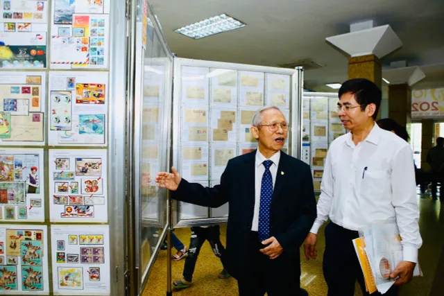 Trưng bày nhiều bộ sưu tập tem quý hiếm nhân kỷ niệm 1010 năm Thăng Long - Hà Nội - Ảnh 1. Trưng bày nhiều bộ sưu tập tem quý hiếm nhân kỷ niệm 1010 năm Thăng Long - Hà Nội - Ảnh 1.