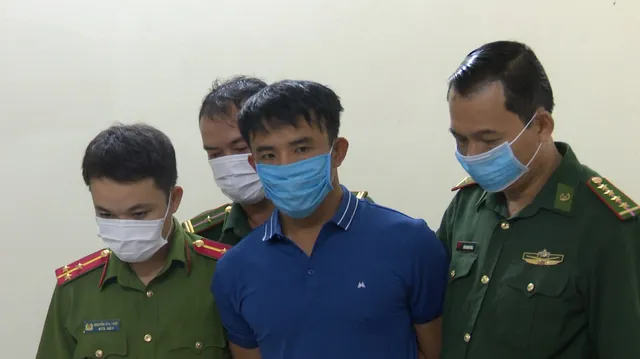 Bắt đối tượng vận chuyển 6 bánh heroin, 1 kg ketamin và 12.000 viên ma túy tổng hợp - Ảnh 1. Bắt đối tượng vận chuyển 6 bánh heroin, 1 kg ketamin và 12.000 viên ma túy tổng hợp - Ảnh 1.