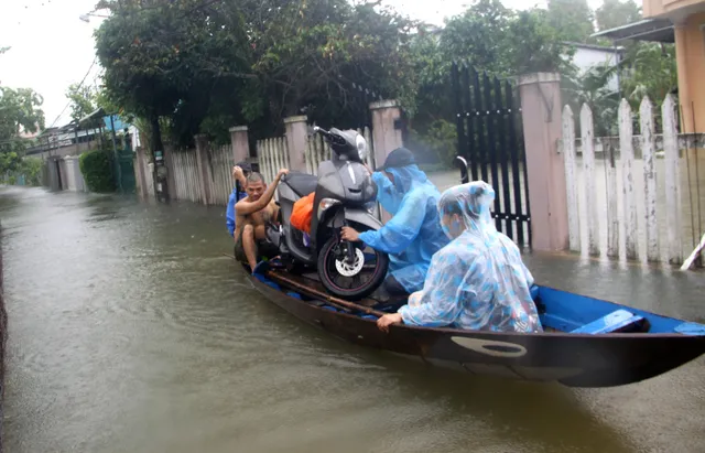 Bão số 6 vừa suy yếu lại xuất hiện áp thấp nhiệt đới mới trên Biển Đông - Ảnh 3.