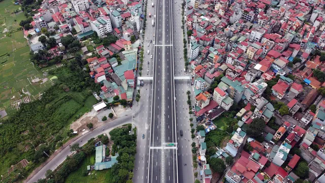 Thông xe tuyến đường Vành đai 3 trên cao đoạn Mai Dịch - Nam Thăng Long hơn 5.300 tỷ đồng - Ảnh 8. Thông xe tuyến đường Vành đai 3 trên cao đoạn Mai Dịch - Nam Thăng Long hơn 5.300 tỷ đồng - Ảnh 8.