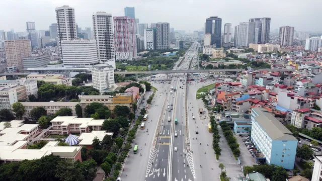 Thông xe tuyến đường Vành đai 3 trên cao đoạn Mai Dịch - Nam Thăng Long hơn 5.300 tỷ đồng - Ảnh 6. Thông xe tuyến đường Vành đai 3 trên cao đoạn Mai Dịch - Nam Thăng Long hơn 5.300 tỷ đồng - Ảnh 6.