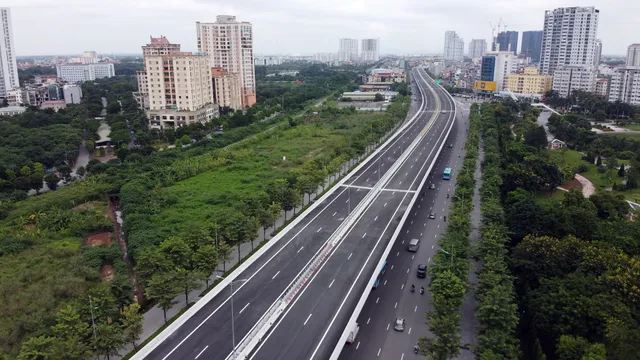Thông xe tuyến đường Vành đai 3 trên cao đoạn Mai Dịch - Nam Thăng Long hơn 5.300 tỷ đồng - Ảnh 3. Thông xe tuyến đường Vành đai 3 trên cao đoạn Mai Dịch - Nam Thăng Long hơn 5.300 tỷ đồng - Ảnh 3.